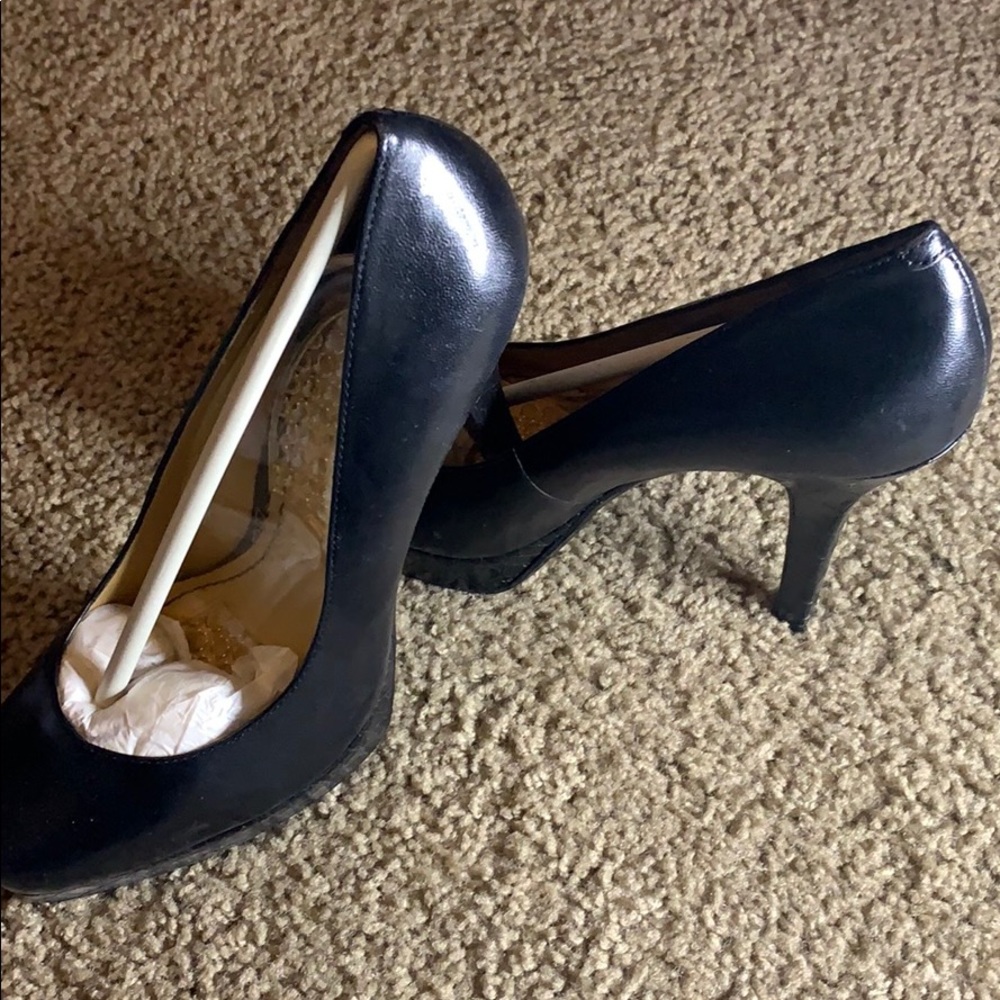 Shoes - Picture 3 of 4